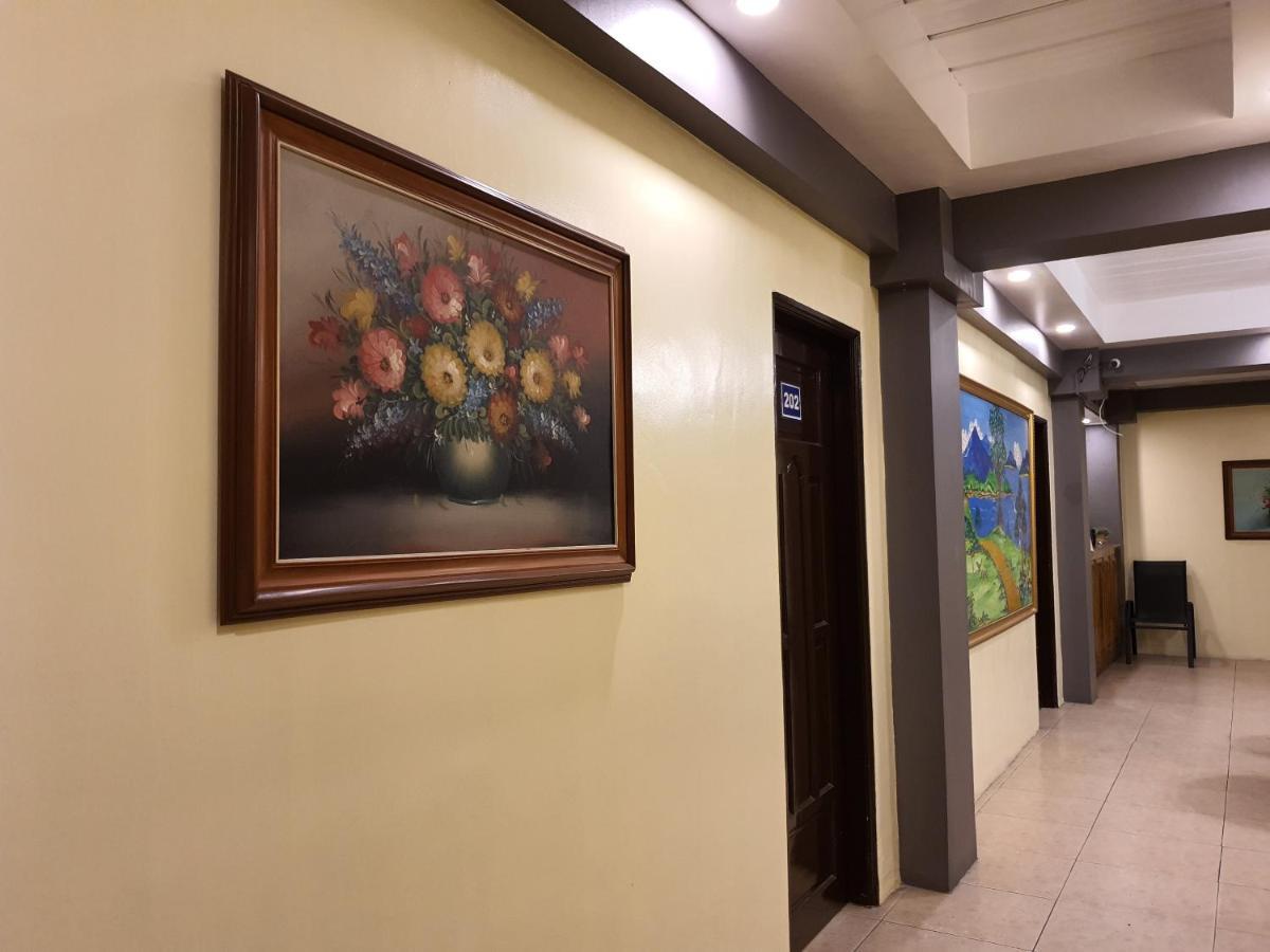 2428 Suites Urdaneta Exteriér fotografie